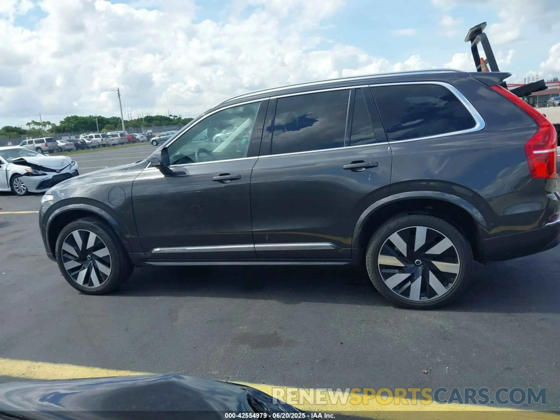 15 Photograph of a damaged car YV4H60CE9R1234070 VOLVO XC90 RECHARGE PLUG-IN HYBRID 2024