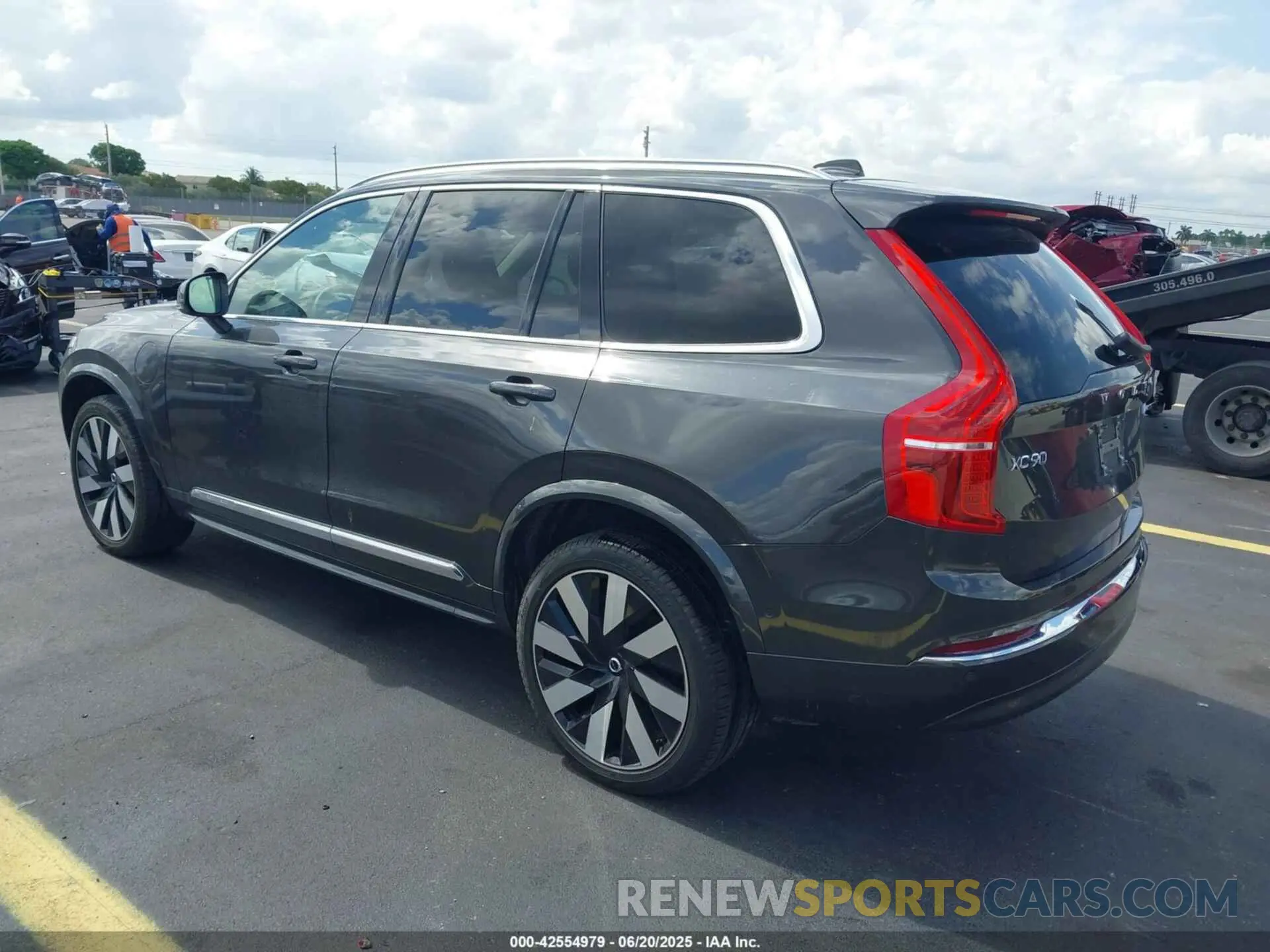 3 Photograph of a damaged car YV4H60CE9R1234070 VOLVO XC90 RECHARGE PLUG-IN HYBRID 2024