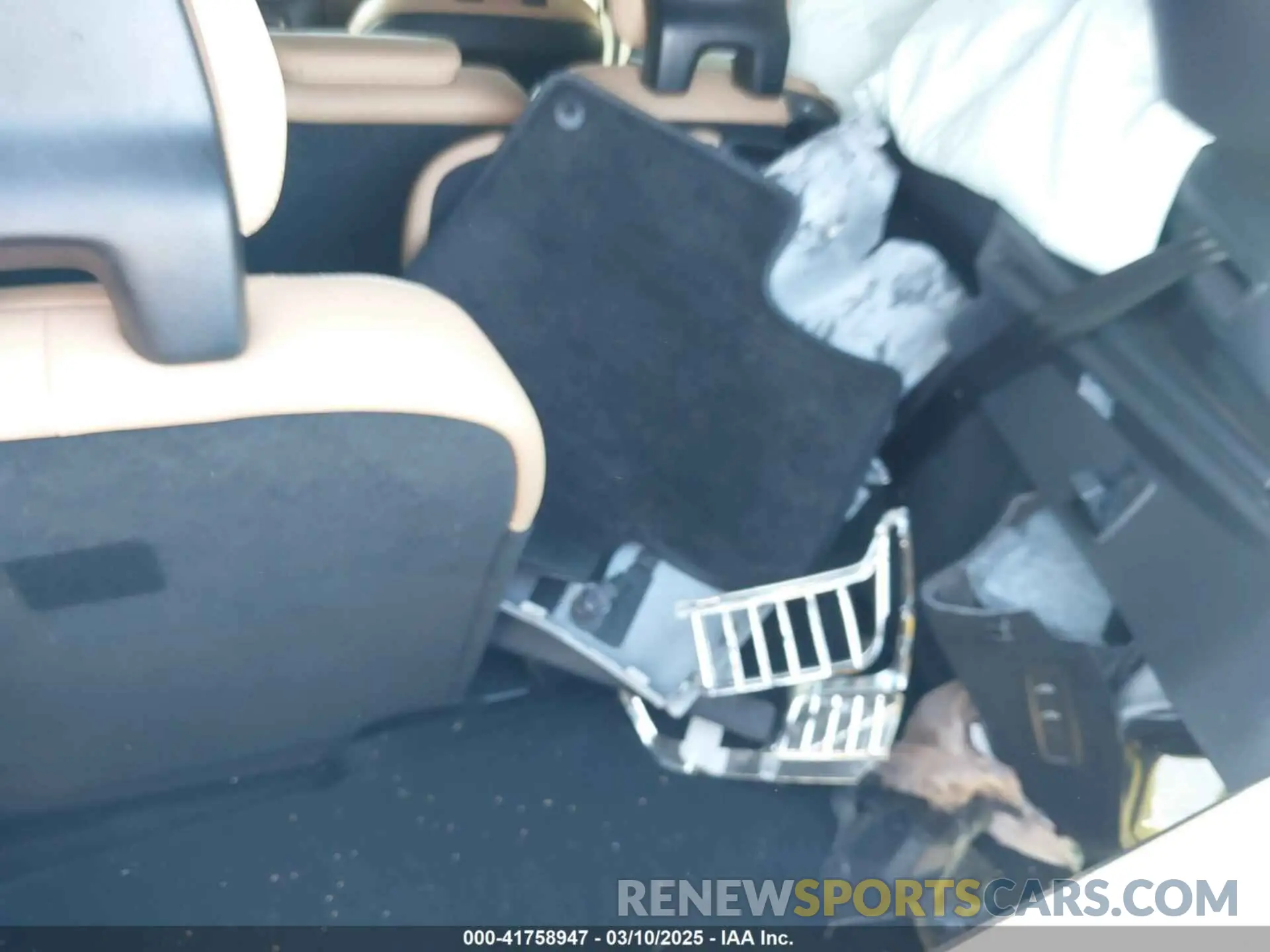 11 Photograph of a damaged car YV4H60CF2R1187327 VOLVO XC90 RECHARGE PLUG-IN HYBRID 2024