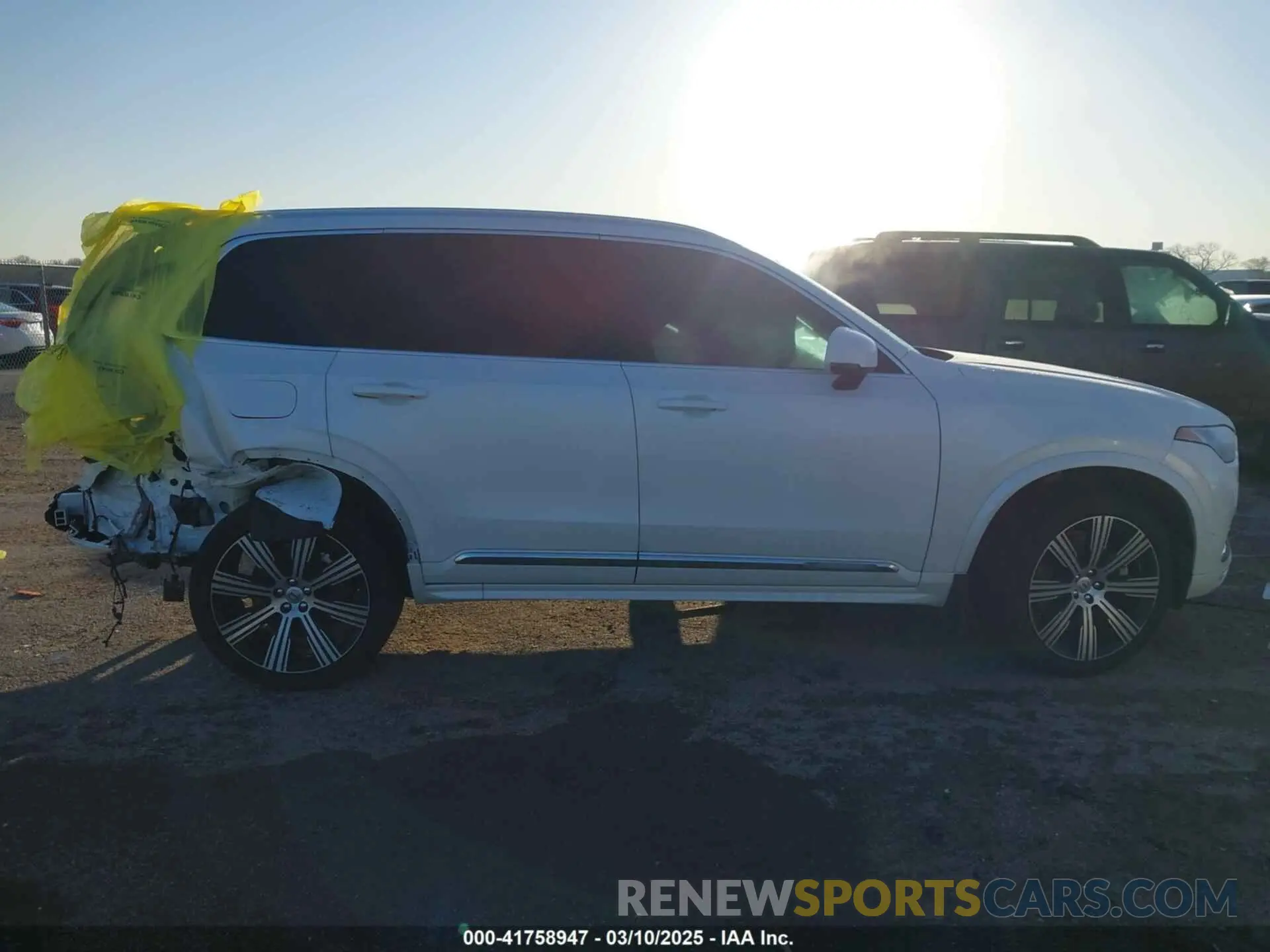 13 Photograph of a damaged car YV4H60CF2R1187327 VOLVO XC90 RECHARGE PLUG-IN HYBRID 2024