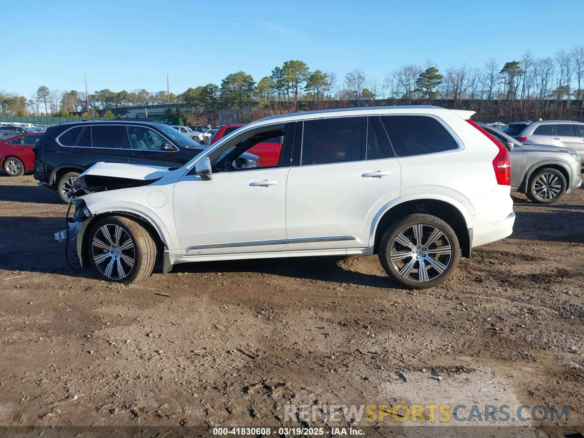 14 Photograph of a damaged car YV4H60CF6R1249568 VOLVO XC90 RECHARGE PLUG-IN HYBRID 2024