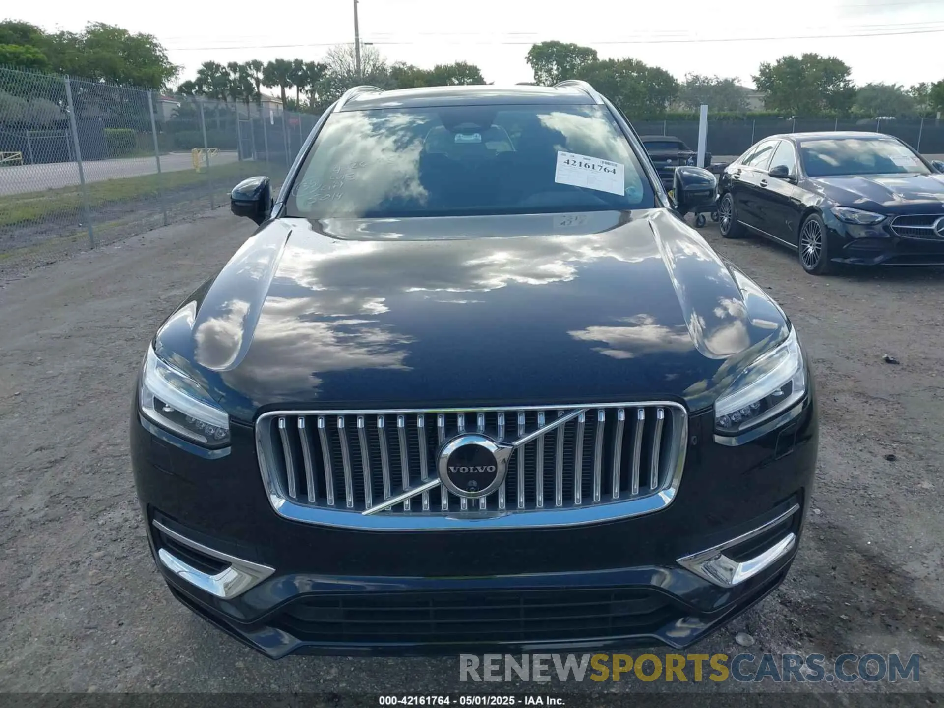 12 Photograph of a damaged car YV4H60LEXR1245014 VOLVO XC90 RECHARGE PLUG-IN HYBRID 2024
