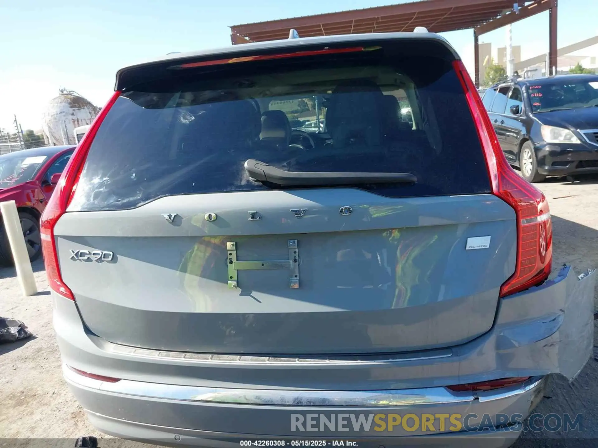 17 Фотография поврежденного автомобиля YV4H60LF1R1235240 VOLVO XC90 RECHARGE PLUG-IN HYBRID 2024