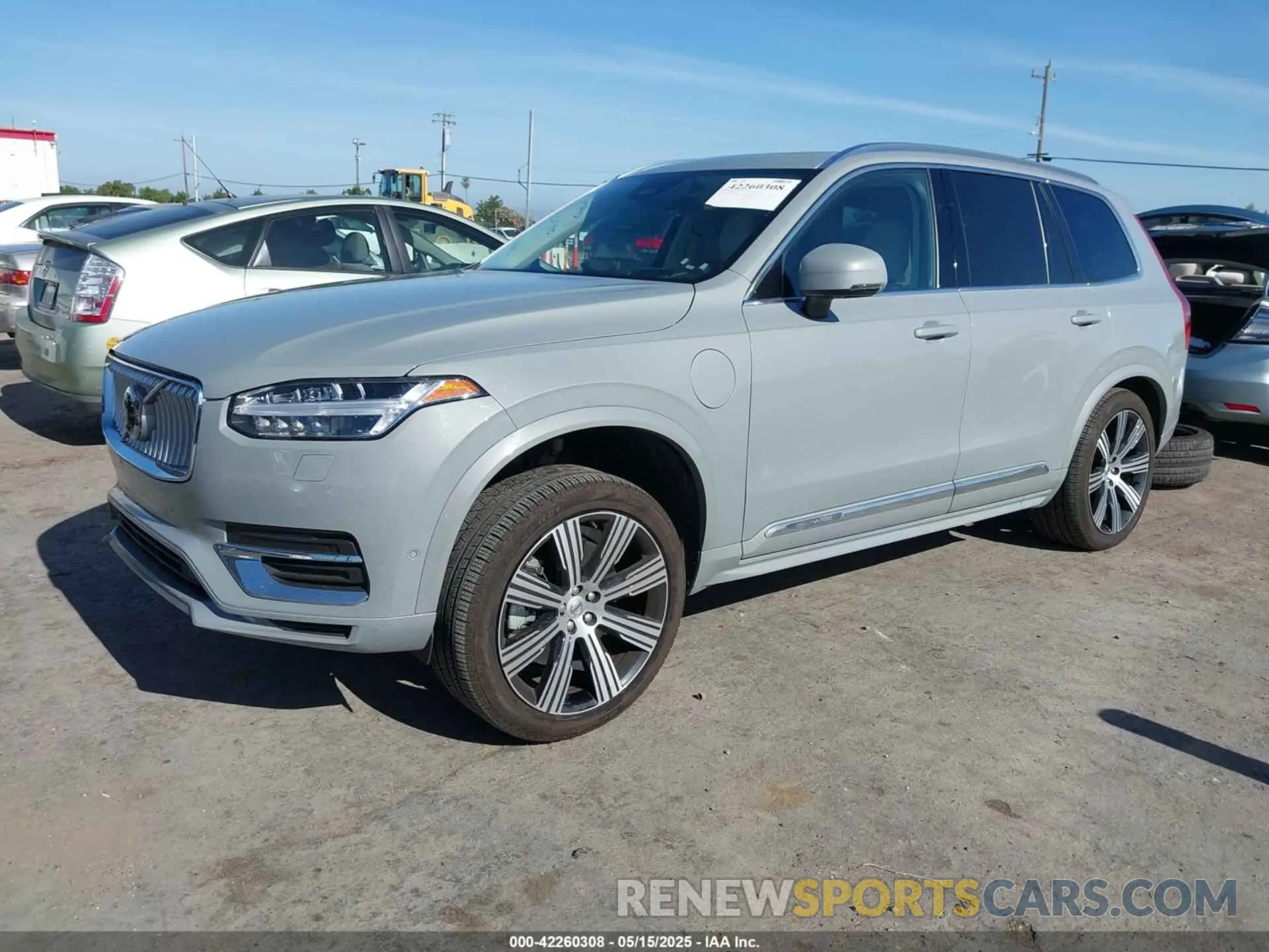 2 Фотография поврежденного автомобиля YV4H60LF1R1235240 VOLVO XC90 RECHARGE PLUG-IN HYBRID 2024