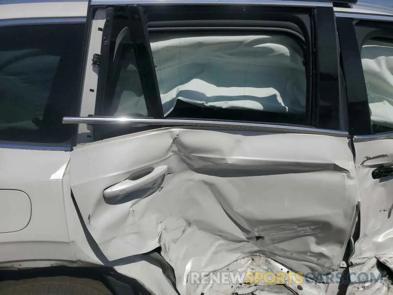 11 Photograph of a damaged car YV4BR00Z0N1809509 VOLVO XC90 T8 RE 2022